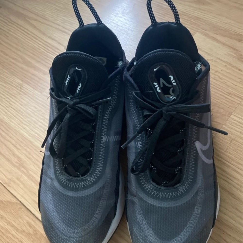 Women’s Nike shoes